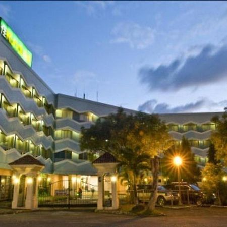 Hotel Goldenfield Kundutel Bacolod Esterno foto