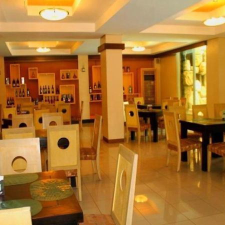 Hotel Goldenfield Kundutel Bacolod Esterno foto