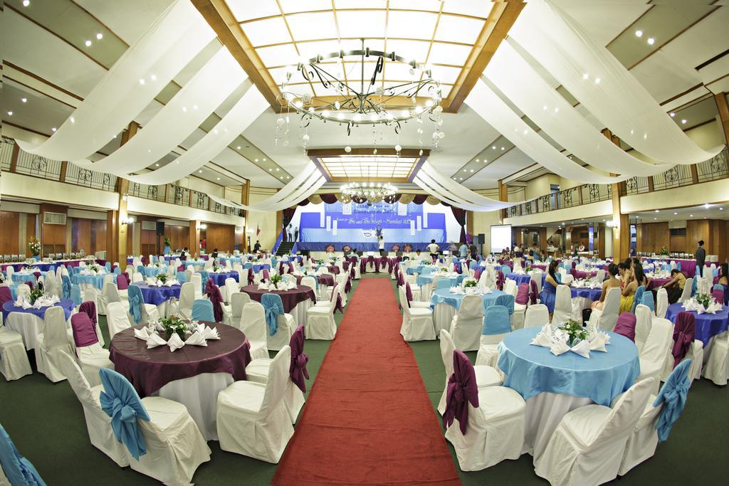 Hotel Goldenfield Kundutel Bacolod Esterno foto