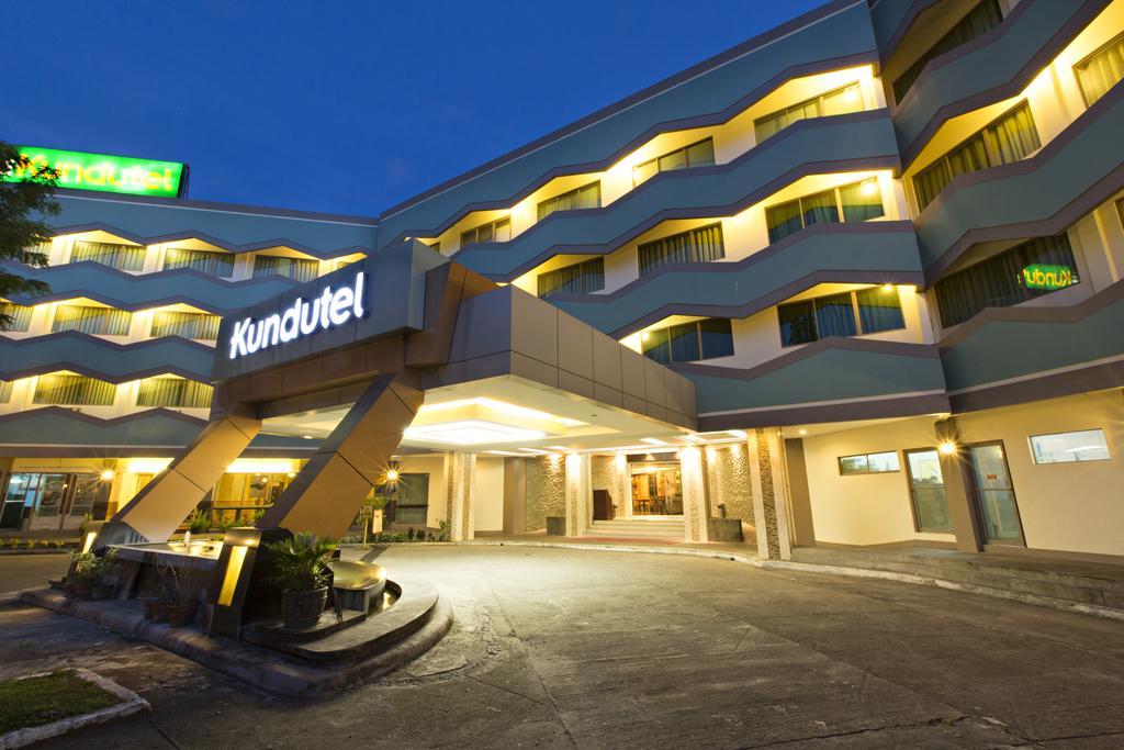 Hotel Goldenfield Kundutel Bacolod Esterno foto