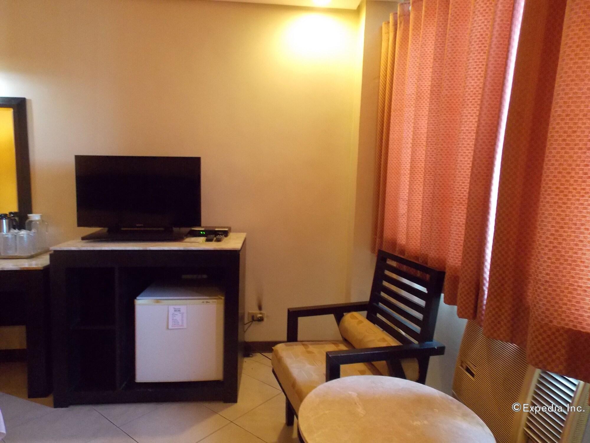 Hotel Goldenfield Kundutel Bacolod Esterno foto