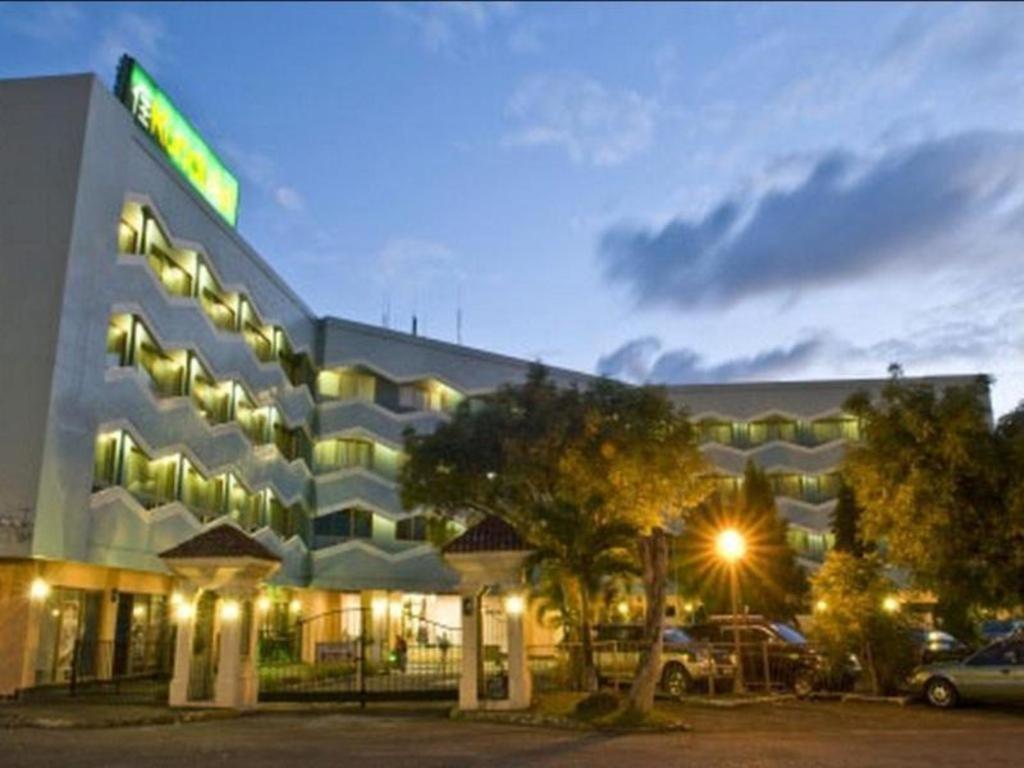 Hotel Goldenfield Kundutel Bacolod Esterno foto