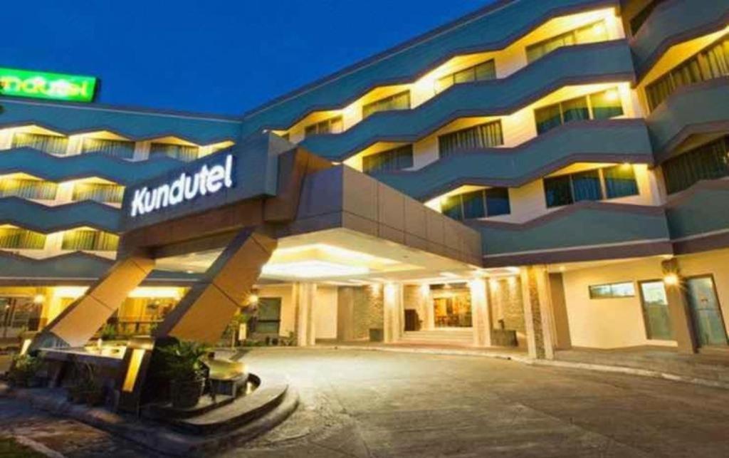 Hotel Goldenfield Kundutel Bacolod Esterno foto